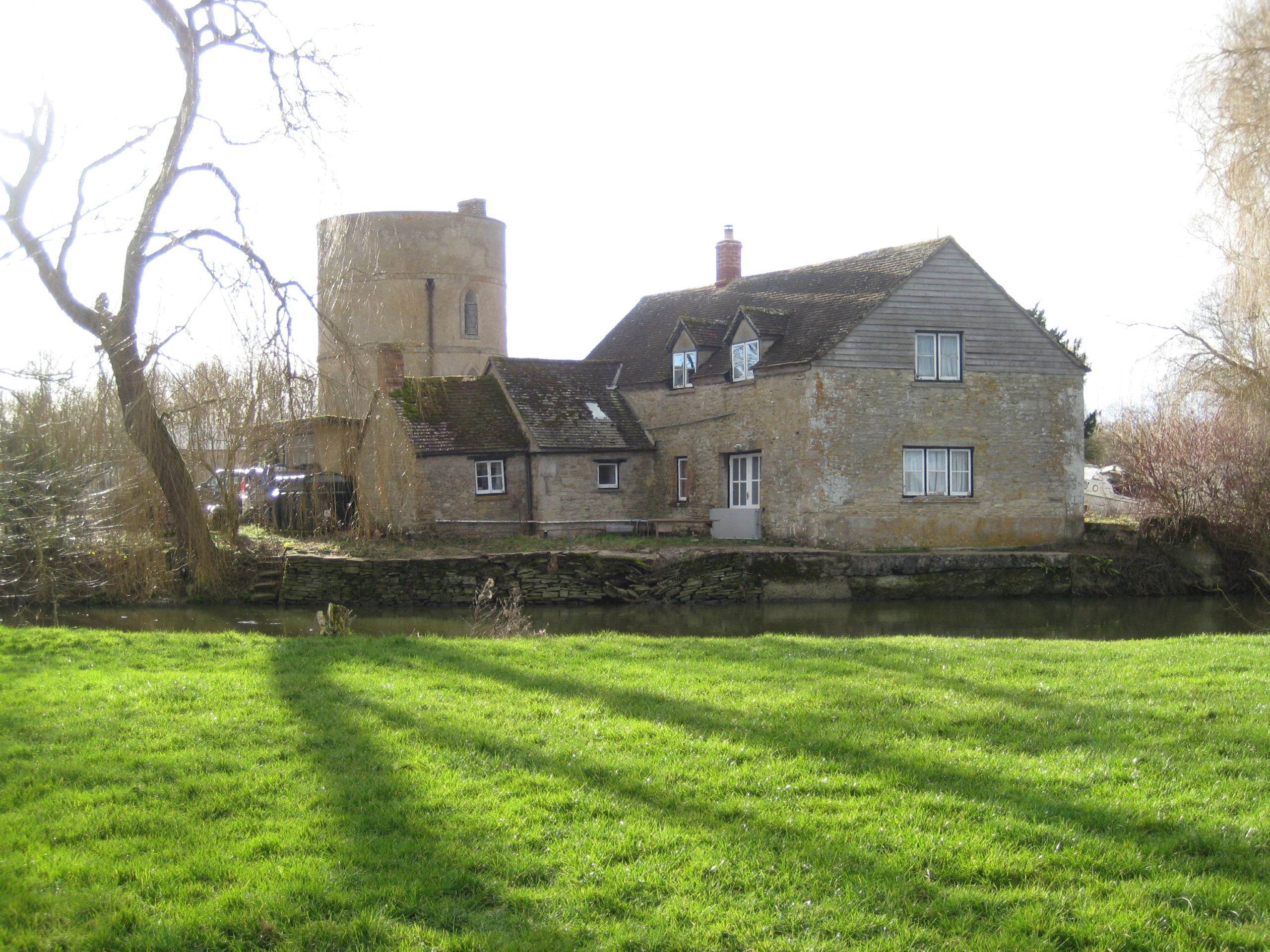 Inglesham Roundhouse Castle Eaton to Letchlade